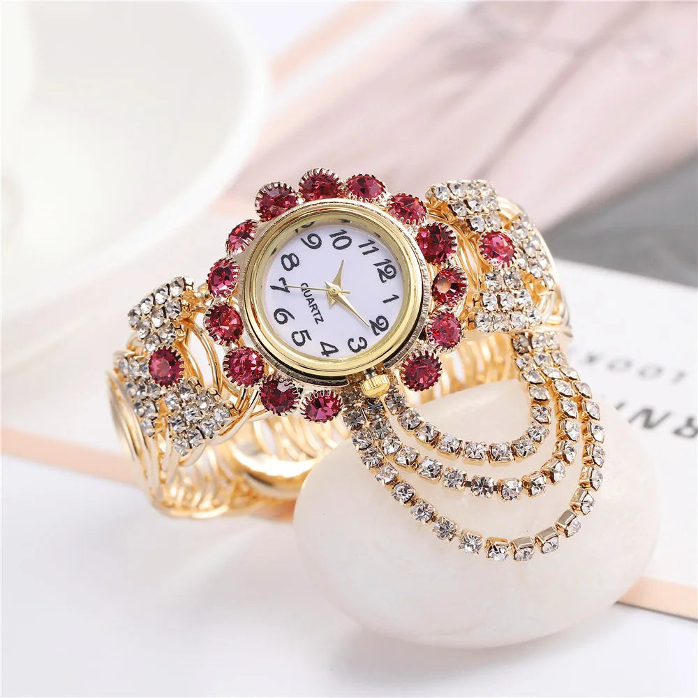 Montre Bijou “Éclat Royal” – Bracelet Doré & Cristaux Étincelants pour Femme Élégante