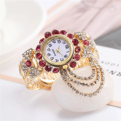 Montre Bijou “Éclat Royal” – Bracelet Doré & Cristaux Étincelants pour Femme Élégante