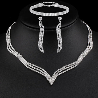 Parure Cristalline – Collection Griffes & Lumière (Édition Élégance)
