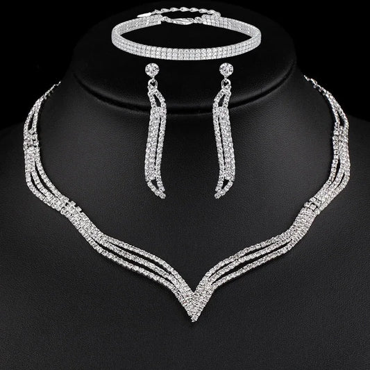 Parure Cristalline – Collection Griffes & Lumière (Édition Élégance)