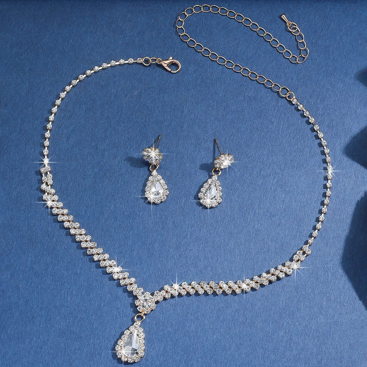 Parure Cristal Impérial – Collier Goutte & Boucles (Édition Mariage)