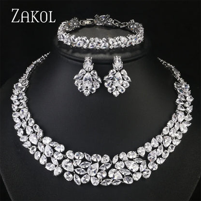 Parure ZAKOL – Éclat Floral Cristal Blanc (Édition Limitée – 2 ou 3 pièces)
Référence : FSSP2002