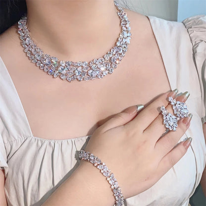 Parure ZAKOL – Éclat Floral Cristal Blanc (Édition Limitée – 2 ou 3 pièces)
Référence : FSSP2002