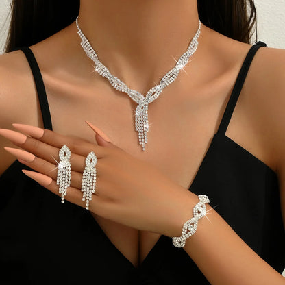 Parure Cristalline – Collection Griffes & Lumière (Édition Élégance)