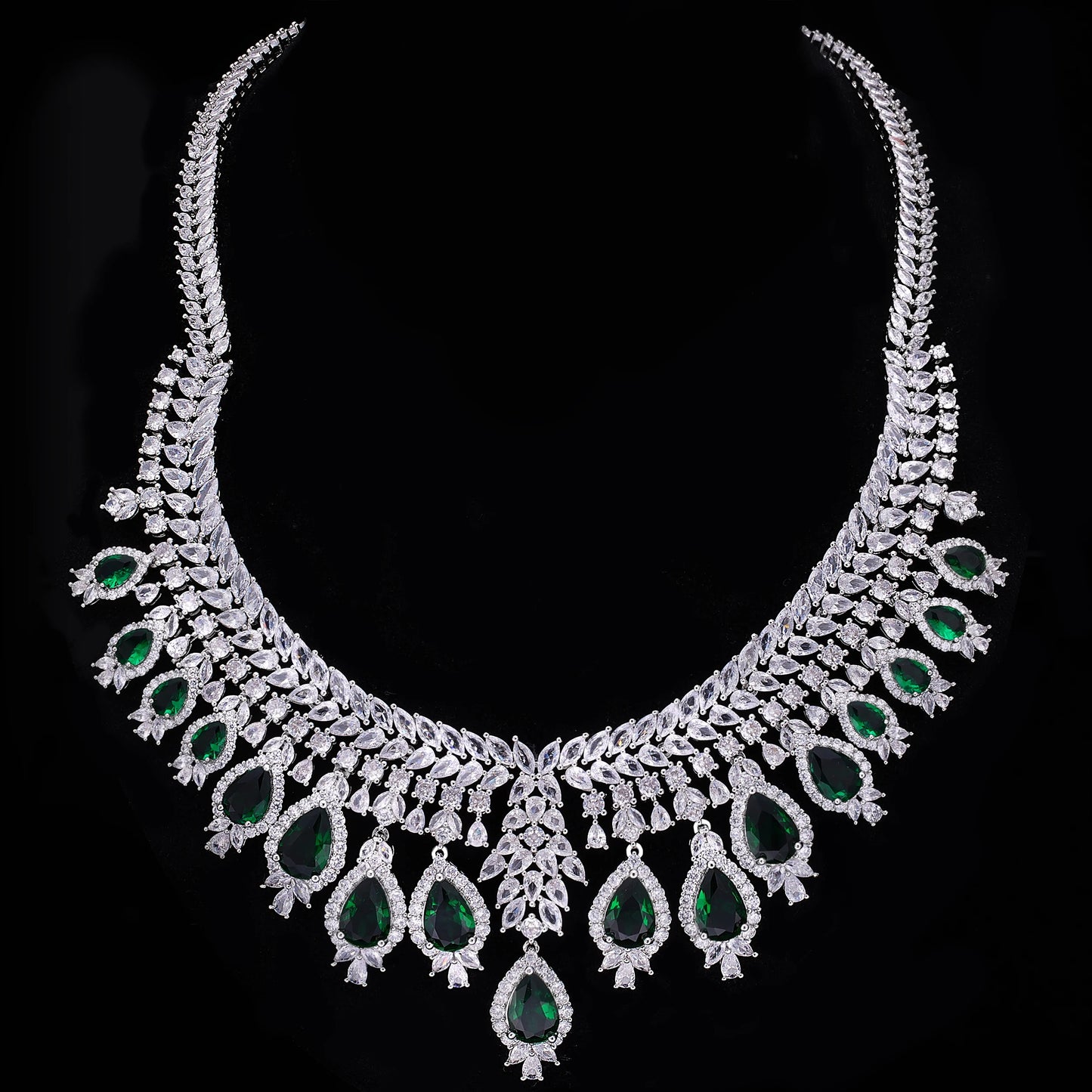 Parure Royale Émeraude – Bijoux Mariée Luxe 4 Pièces
(Édition Limitée – Style Dubaï 2024)
Référence : ZY-DZ279
Prix : 149,90 € (au lieu de 179,90 €)