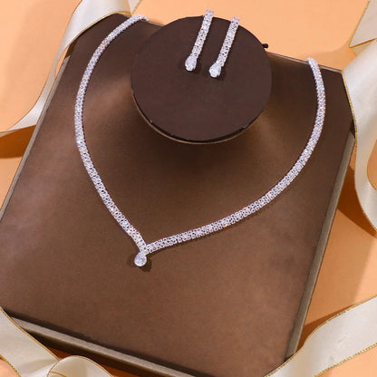 Parure Cristal Argenté – Élégance Géométrique par Stonefans
