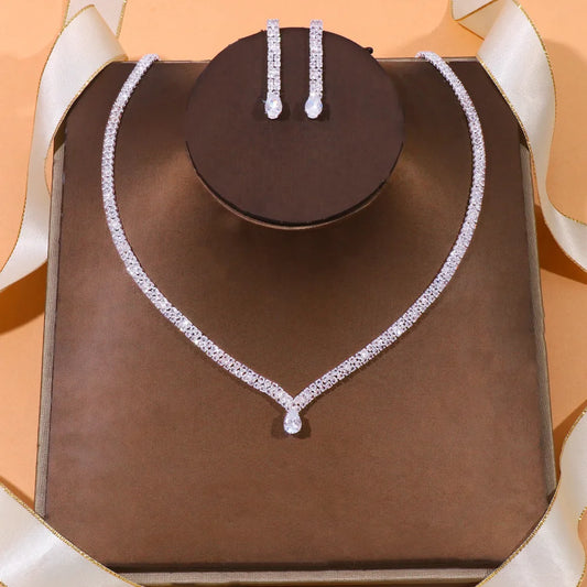 Parure Cristal Argenté – Élégance Géométrique par Stonefans