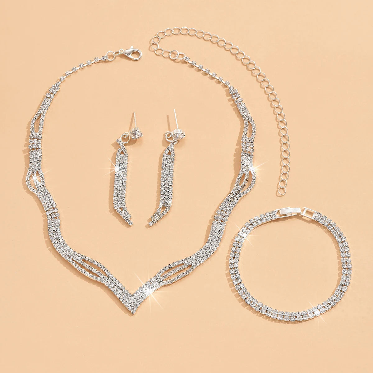 Parure Cristalline – Collection Griffes & Lumière (Édition Élégance)