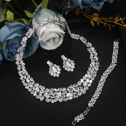 Parure ZAKOL – Éclat Floral Cristal Blanc (Édition Limitée – 2 ou 3 pièces)
Référence : FSSP2002