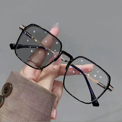 Lunettes 2055 – Photochromiques & Anti-Lumière Bleue