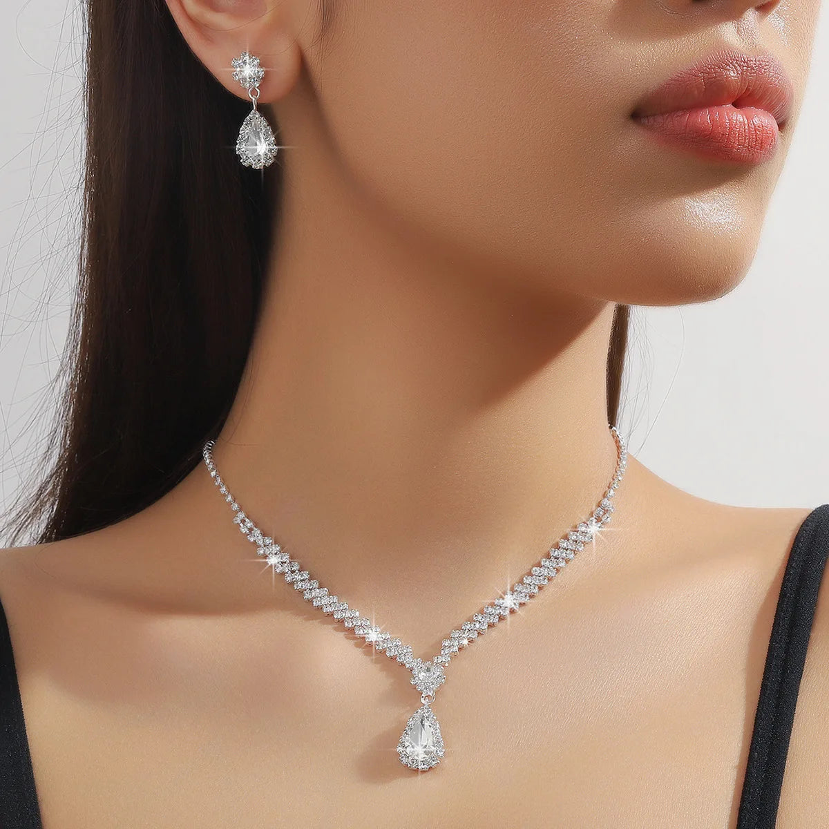 Parure Cristal Impérial – Collier Goutte & Boucles (Édition Mariage)