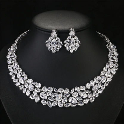 Parure ZAKOL – Éclat Floral Cristal Blanc (Édition Limitée – 2 ou 3 pièces)
Référence : FSSP2002