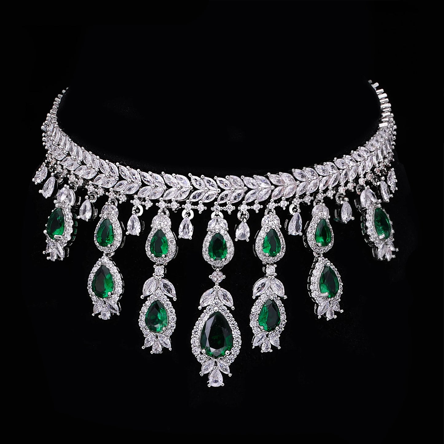 Parure Royale Émeraude – Bijoux Mariée Luxe 4 Pièces
(Édition Limitée – Style Dubaï 2024)
Référence : ZY-DZ279
Prix : 149,90 € (au lieu de 179,90 €)